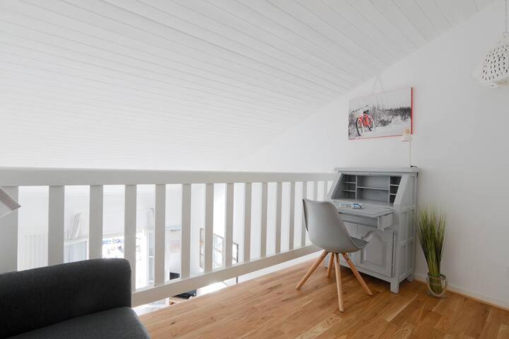 Sur L'Ilot De St Martin Au Centre Du Port Vue Exceptionnelle ! Apartment Saint-Martin-de-Ré Екстериор снимка